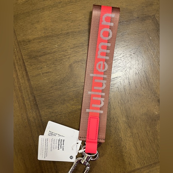 Lululemon Never Lost Keychain - Picture 2 of 2